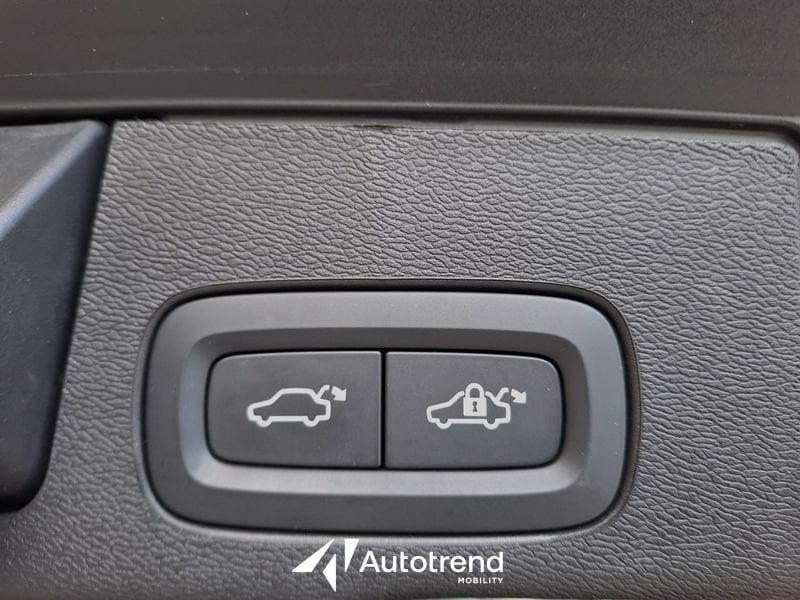 Volvo XC60 B5 250+14 CV AWD Automatica Mild Hybrid Plus Dark