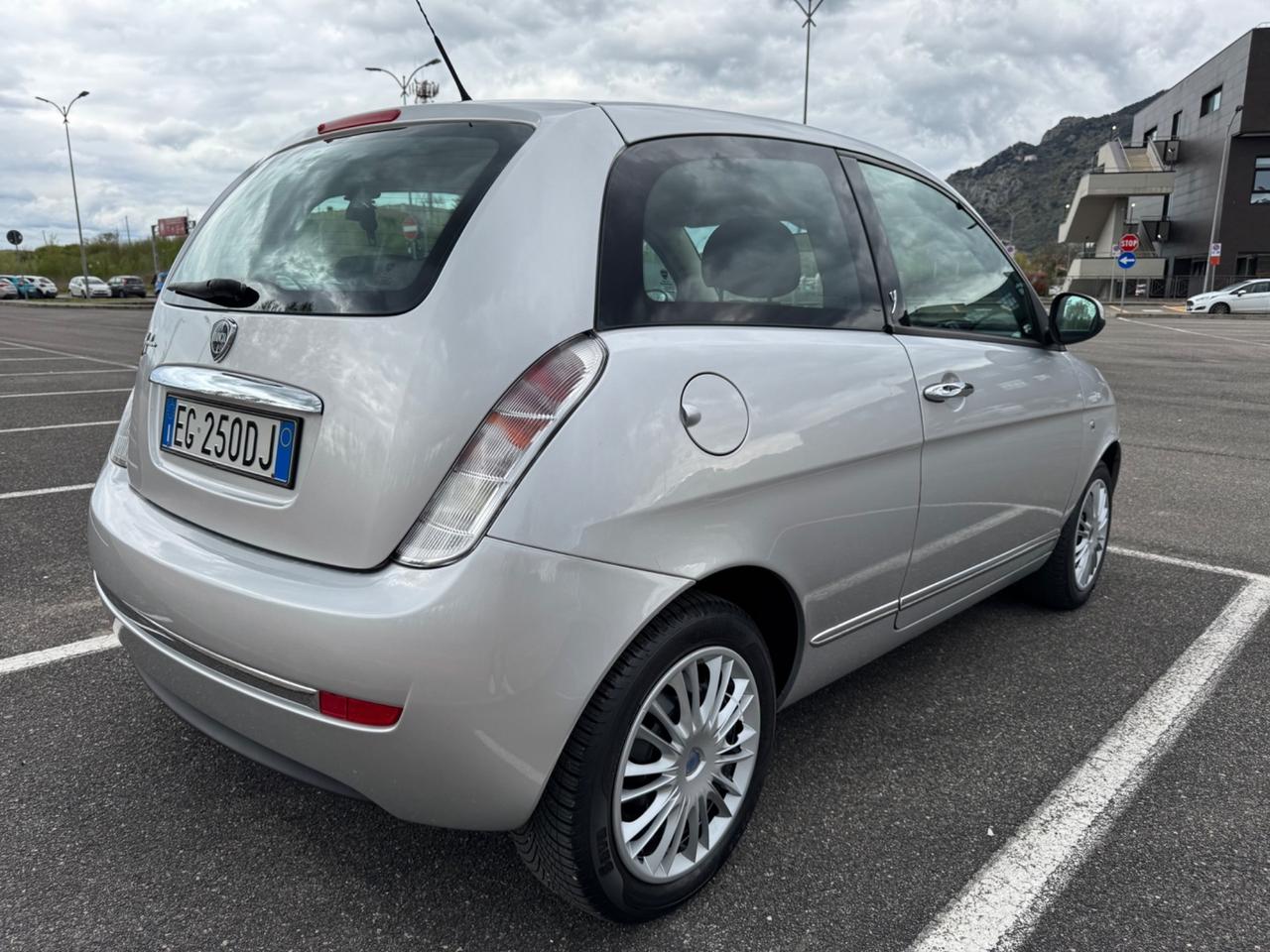 Lancia Ypsilon 1.2 69 CV Argento
