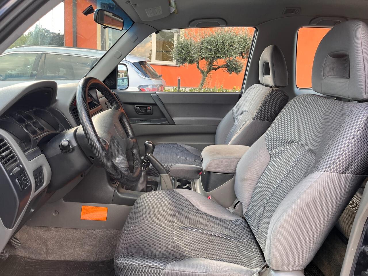 Mitsubishi Pajero 2.5 TDI Fuoristrada 4x4 Diesel Autocarro