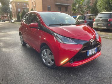 Toyota Aygo 1.0 VVT-i 69 CV 5 porte x-wave Bordeaux TSS