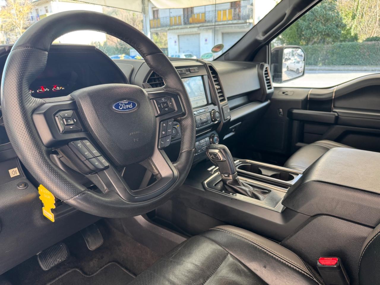 Ford F 150 RAPTOR no ranger