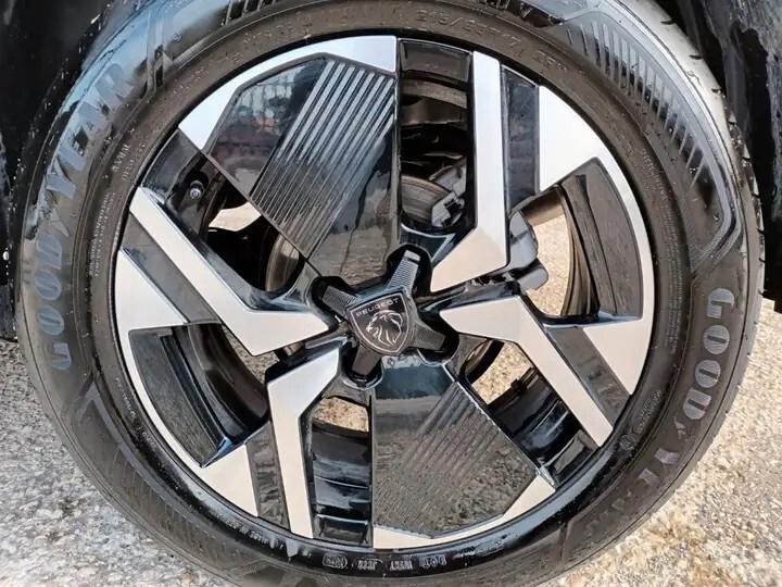 Peugeot 2008 PureTech 100cv S&S Allure