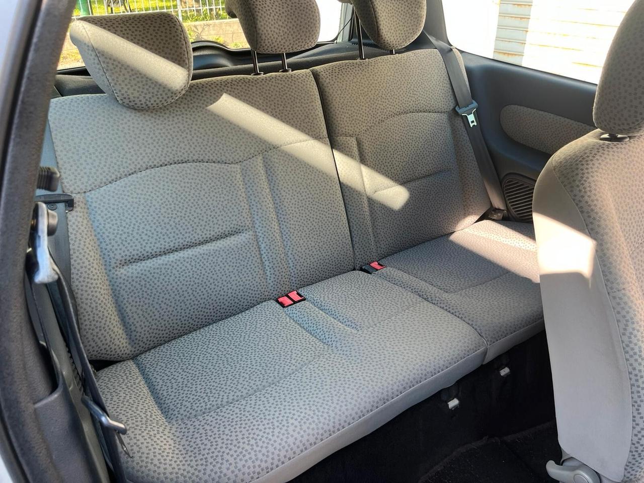 Renault Clio 1.2 16V cat 3 porte Luxe Privilège