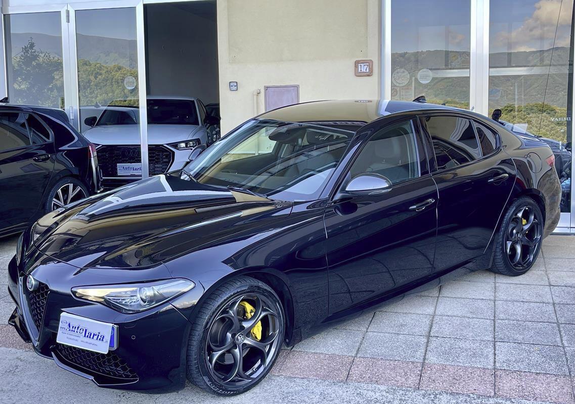 Alfa Romeo Giulia 2.2 Turbodiesel 190 CV AT8 B-Tech Blak Edition Pak esterno Veloce "Cerchi da 19°-Pinze Brembo gialle