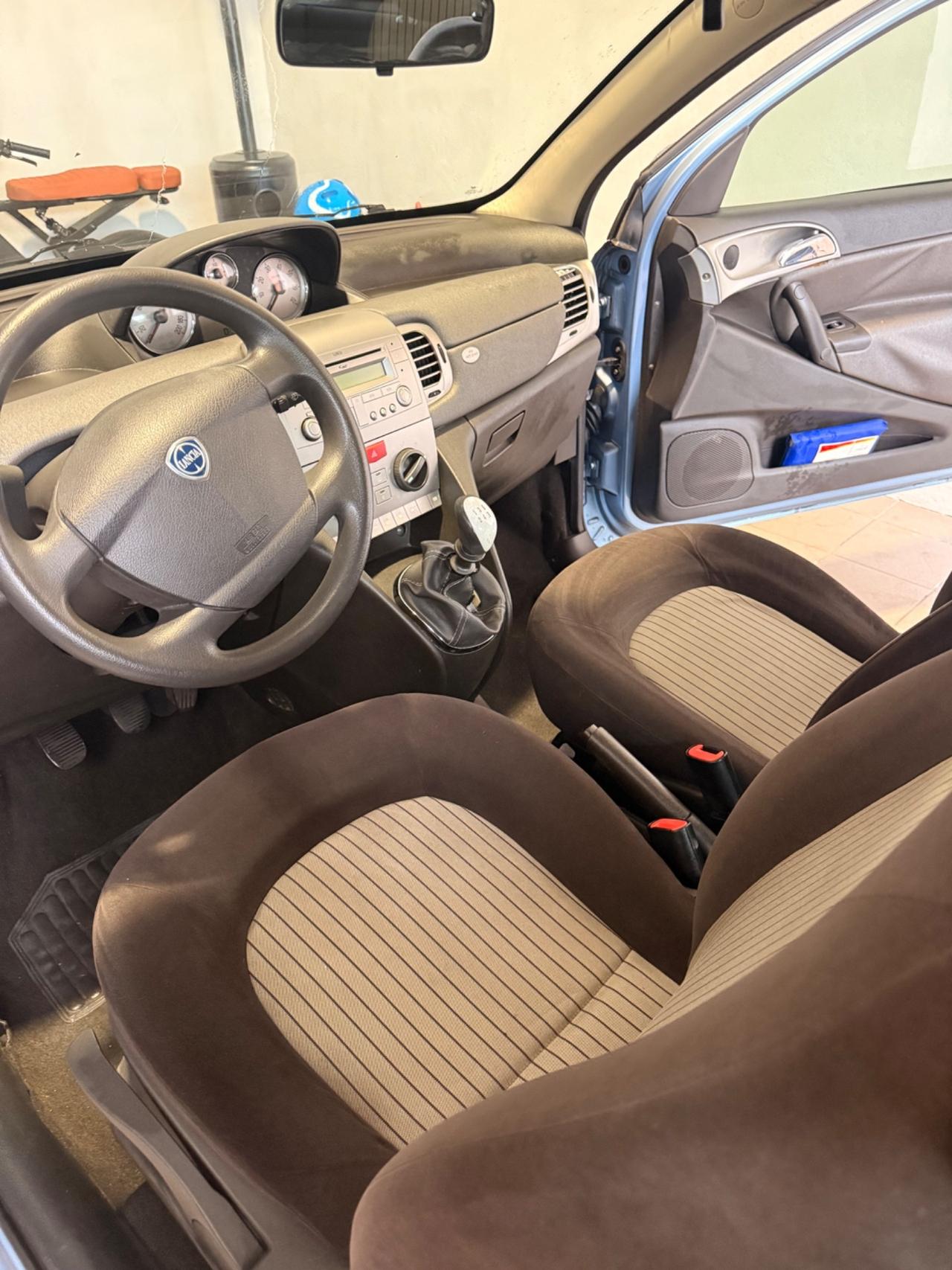 Lancia Ypsilon 1.4 Argento
