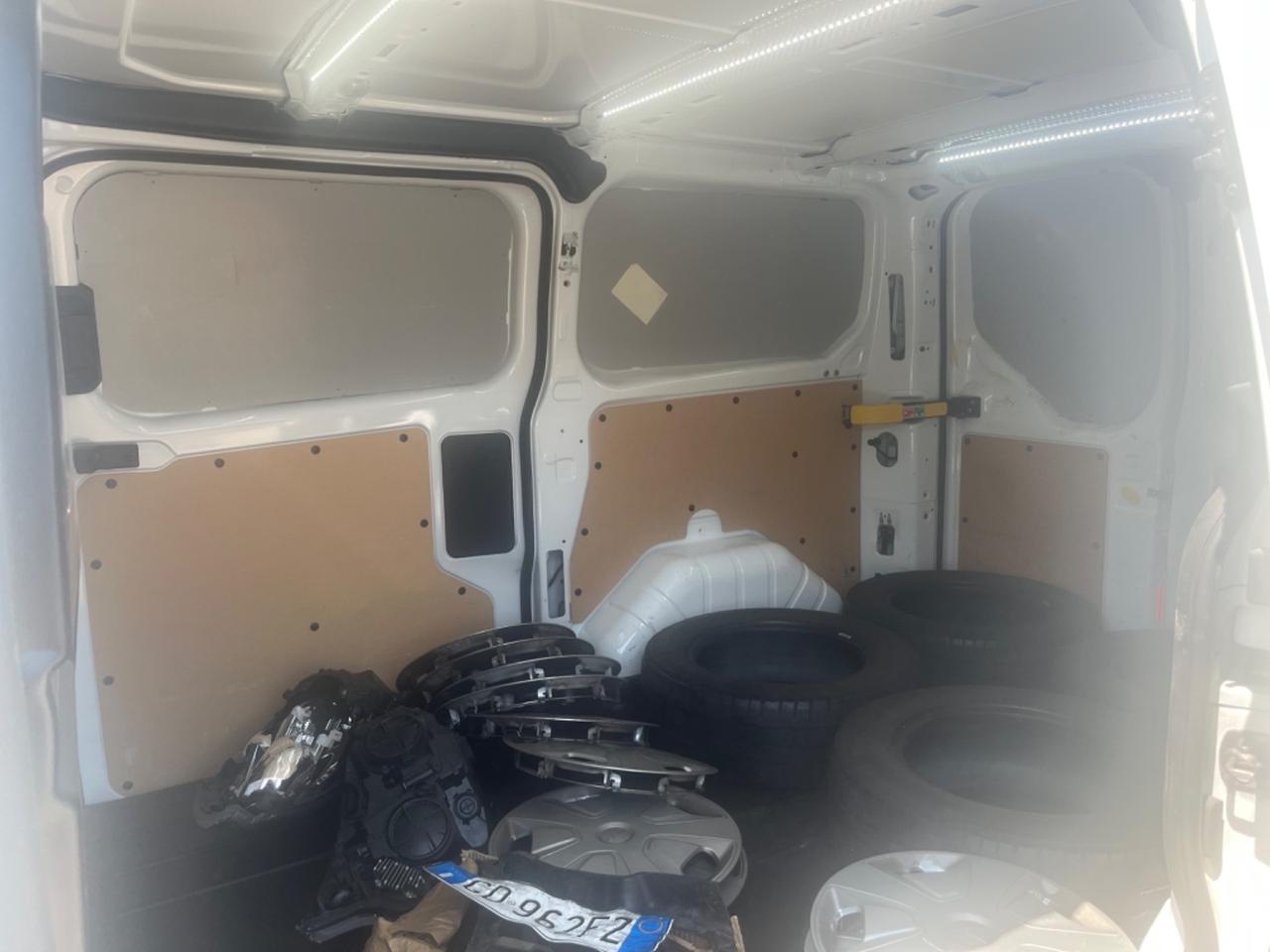 Ford transit custum hybrid 2021 sinistrato