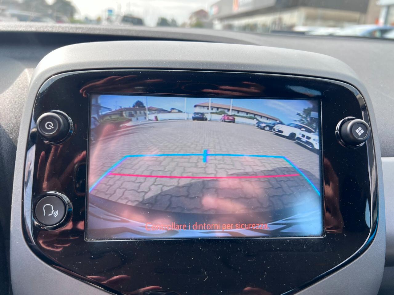 Toyota Aygo Connect 1.0 VVT-i 72 CV 5 porte x-clusiv