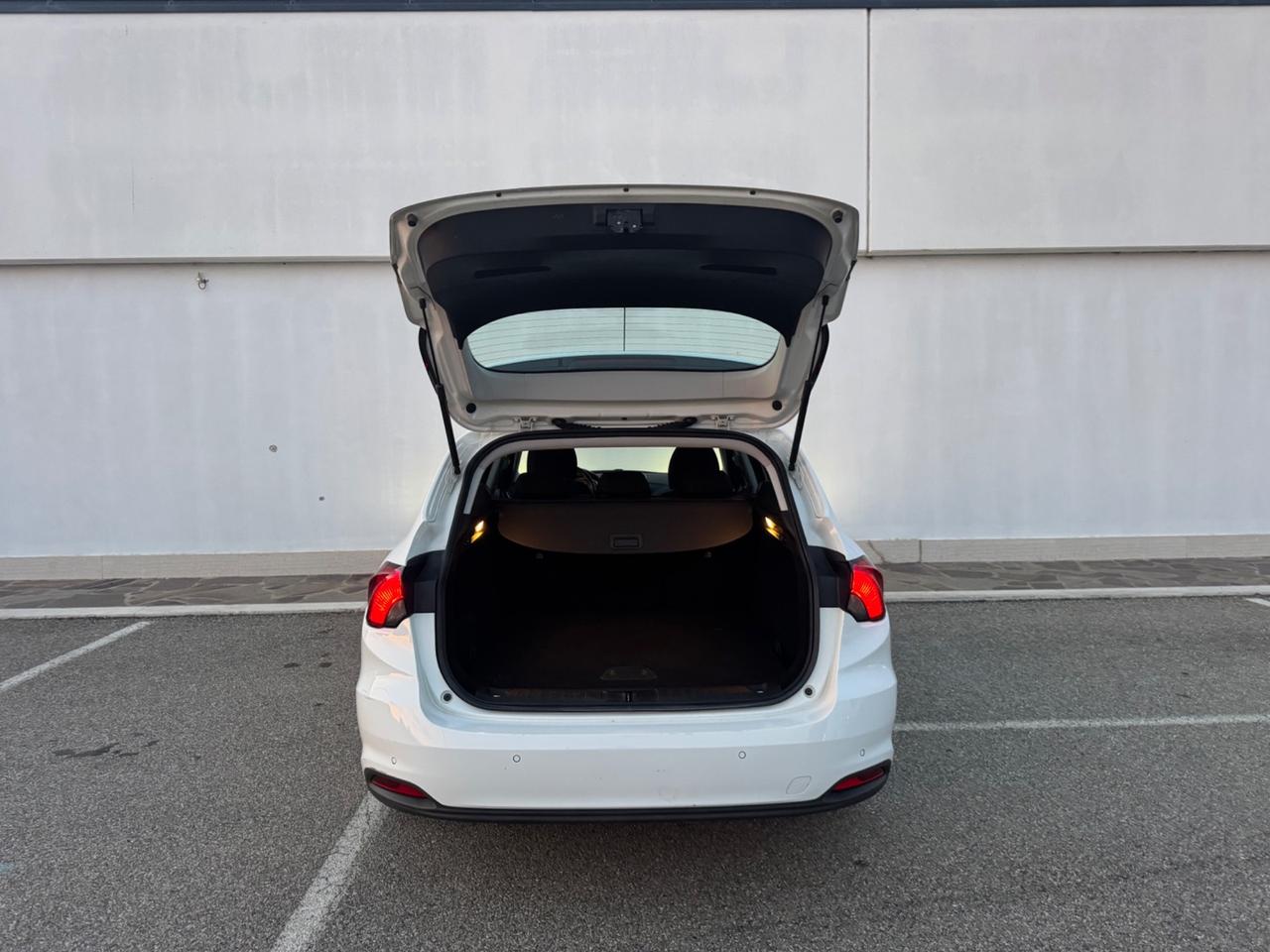 FIAT TIPO 1.6 MJT LOUNGE
