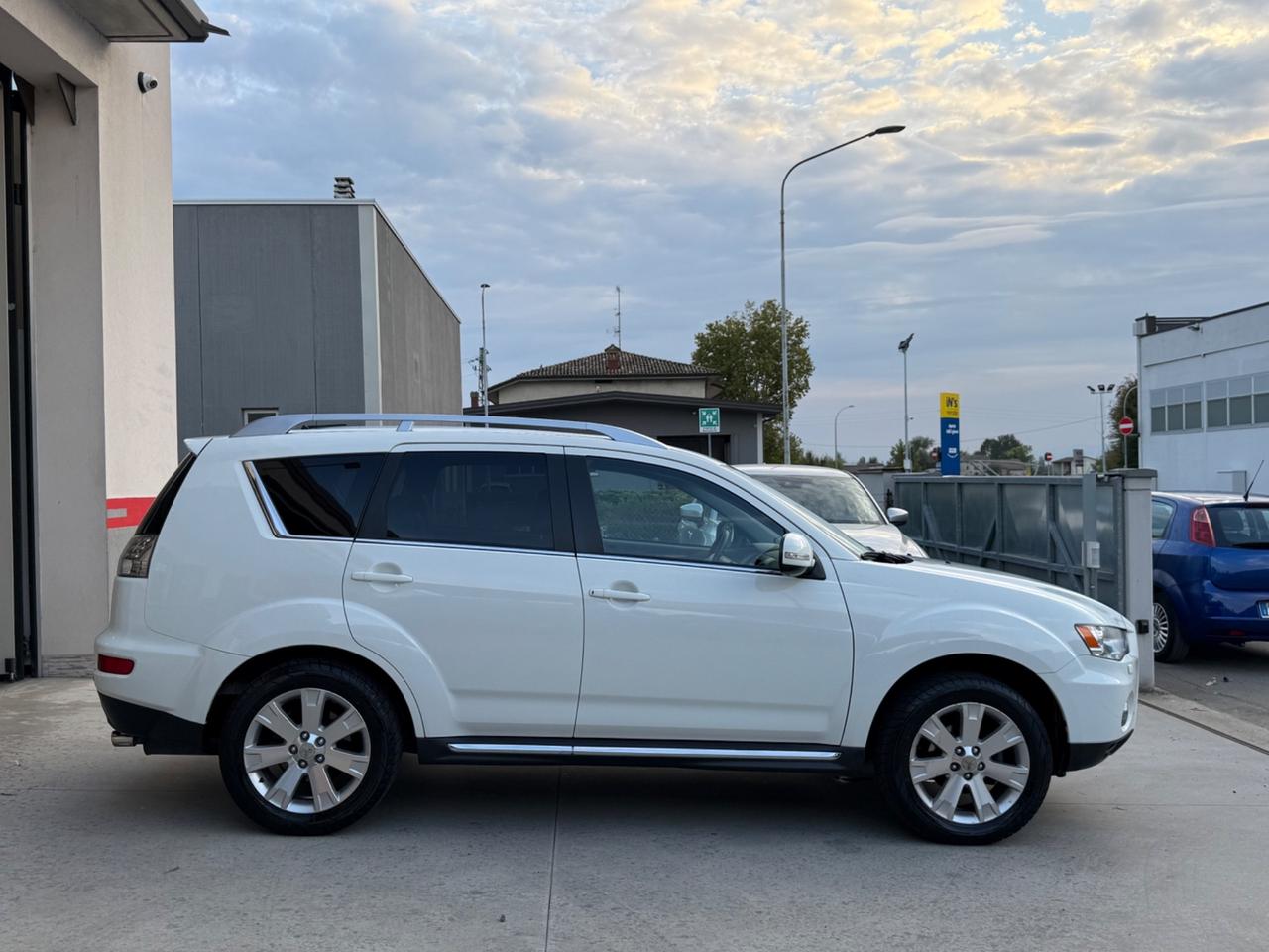 Mitsubishi Outlander 2.2 DI-D Instyle DPF 7 p.ti