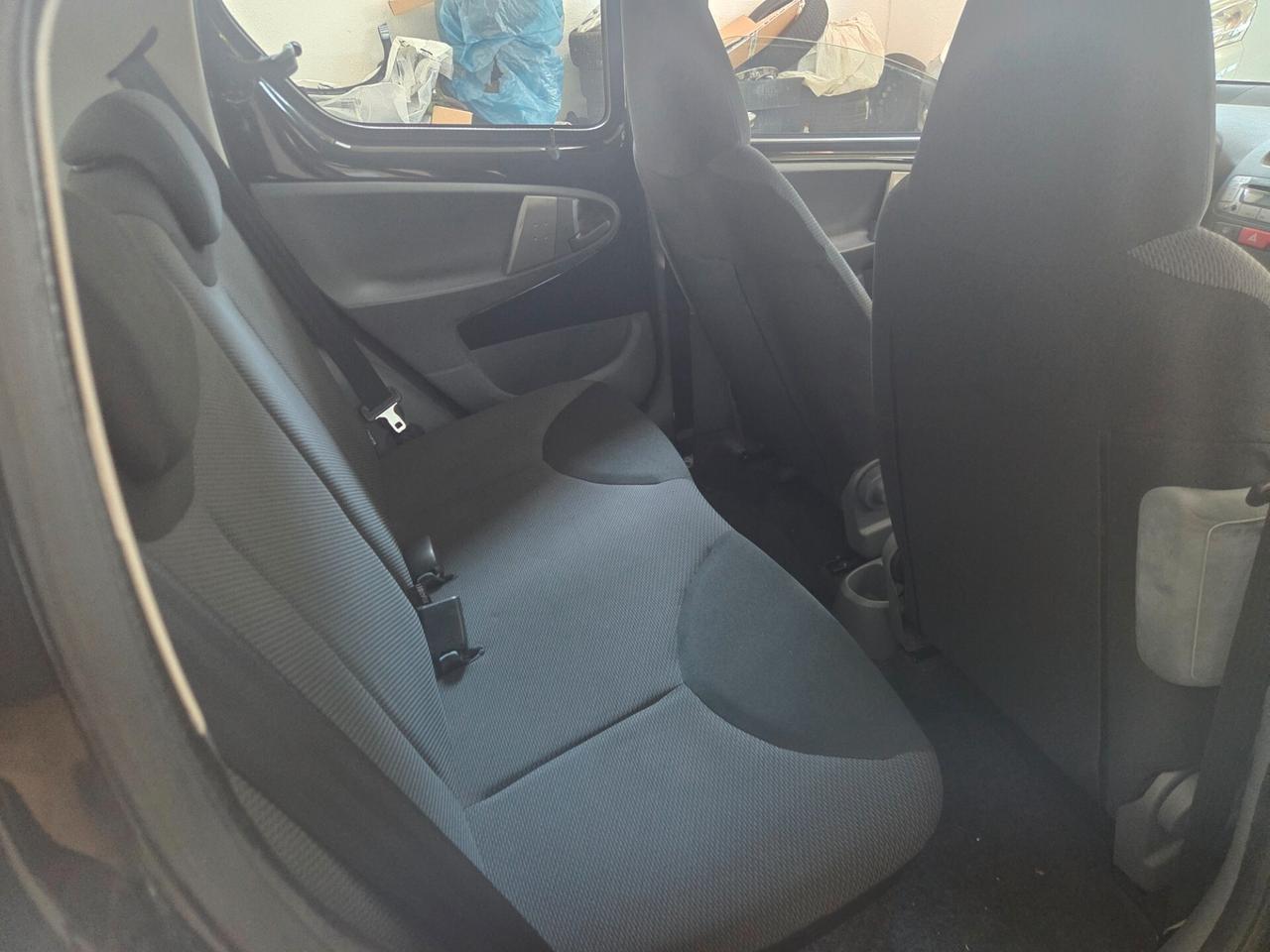 Toyota Aygo 1.0 12V VVT-i 5 porte Sol