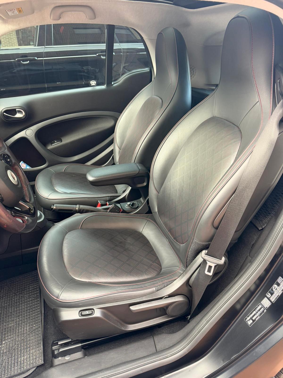 Smart ForTwo 1.0 PureBlack BRABUS Style