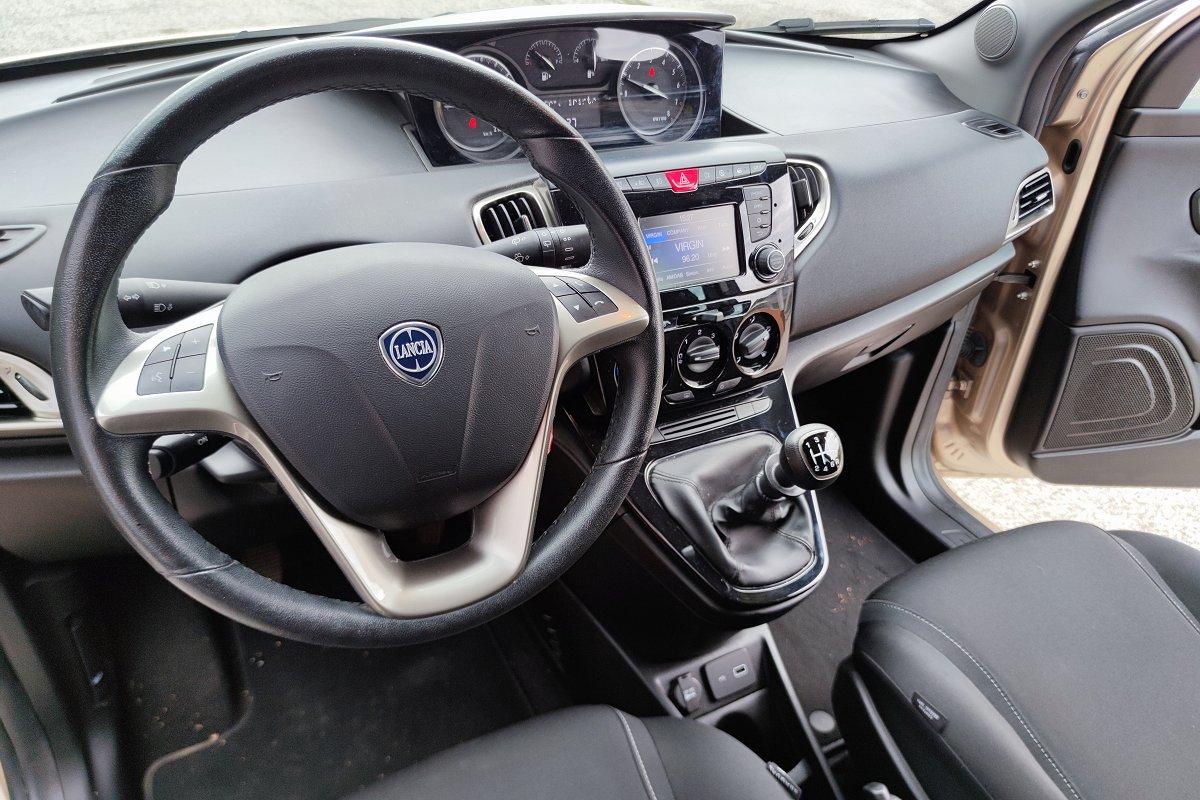 LANCIA Ypsilon 1.0 FireFly 5 porte S&S Hybrid Ecochic Gold
