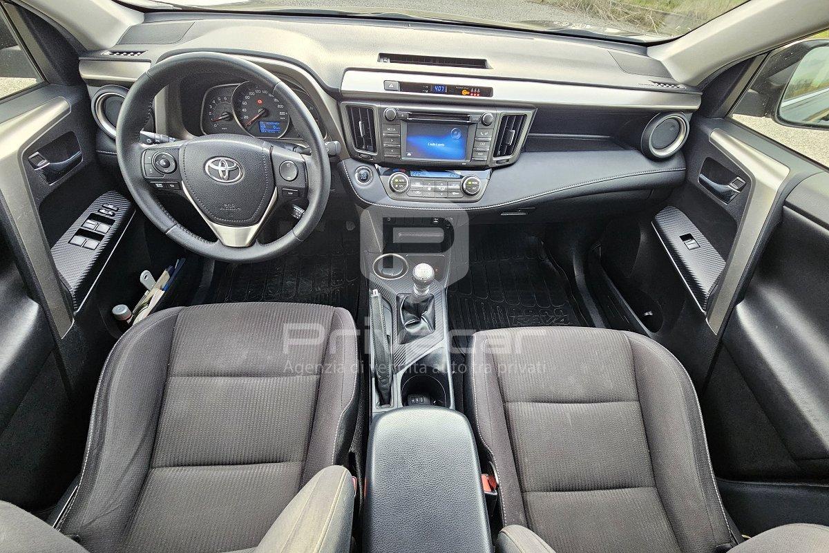 TOYOTA RAV4 2.0 D-4D 2WD Style