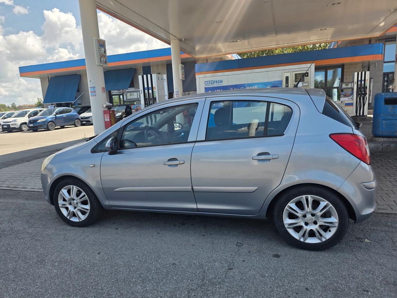 Opel Corsa 1.2 5 porte GPL
