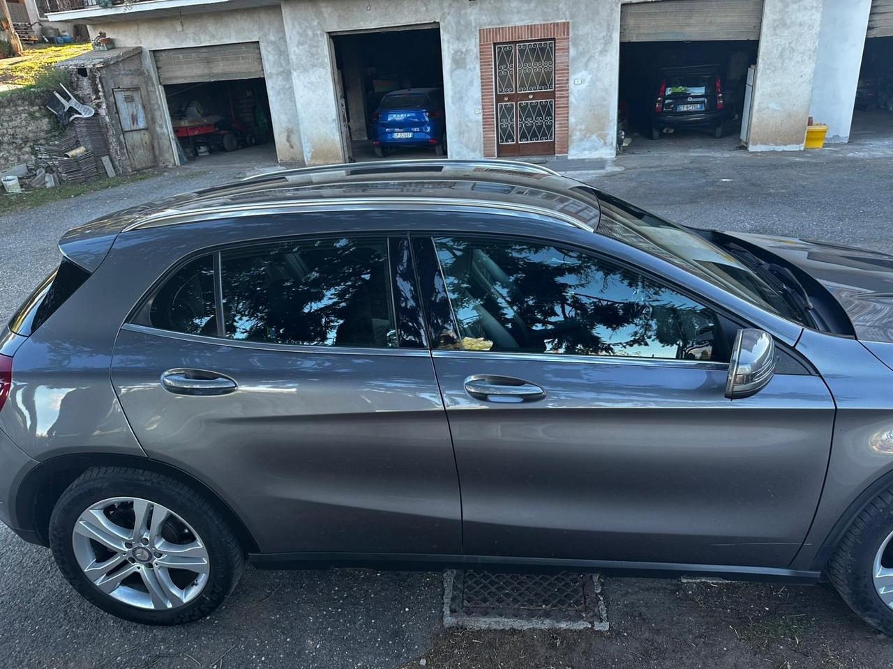 Mercedes-benz GLA 200 d Premium