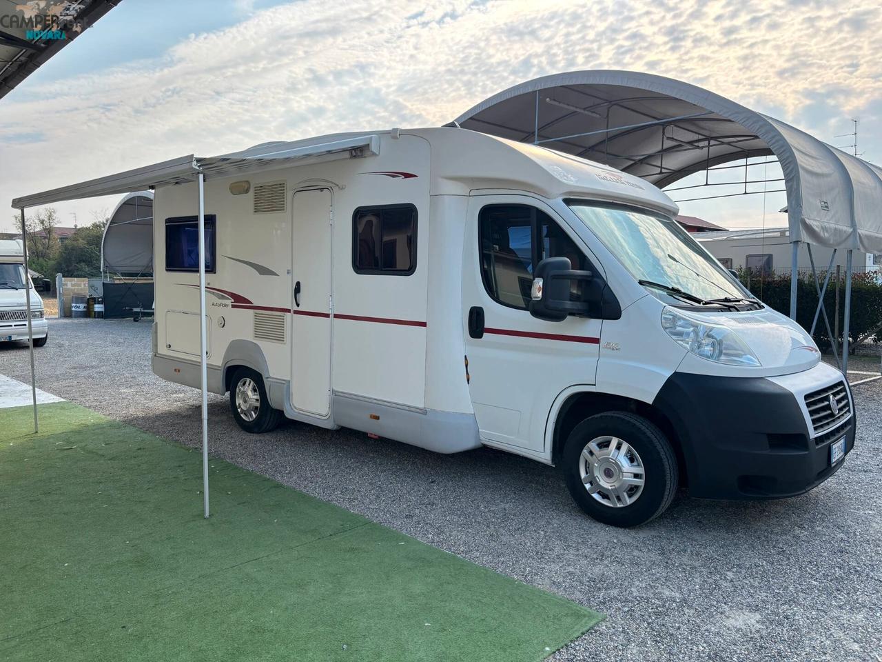 ROLLER TEAM AUTO-ROLLER A F700 P - Semintegrale con letto alla francese in coda
