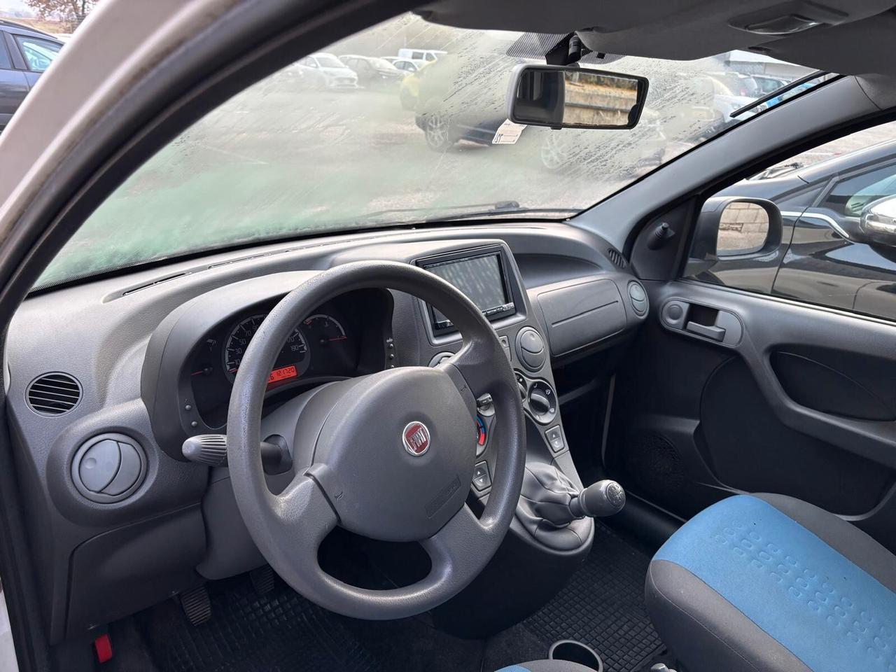 Fiat Panda 1.2 5 POSTI - 2011