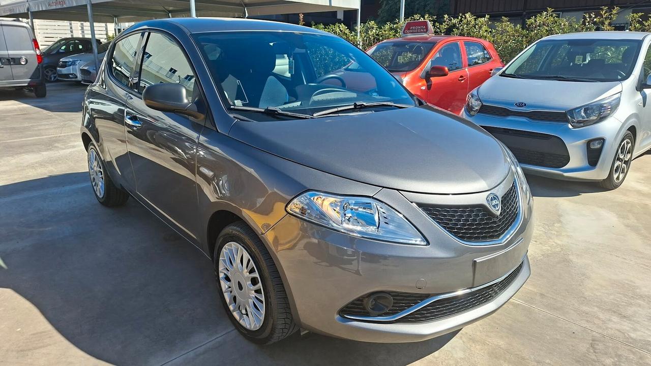 Lancia Ypsilon 1.2 69 CV 5 porte 2017