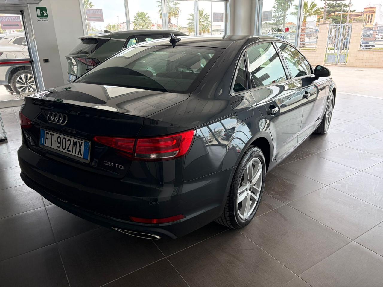 Audi A4 2.0 TDI 150 CV S tronic Business