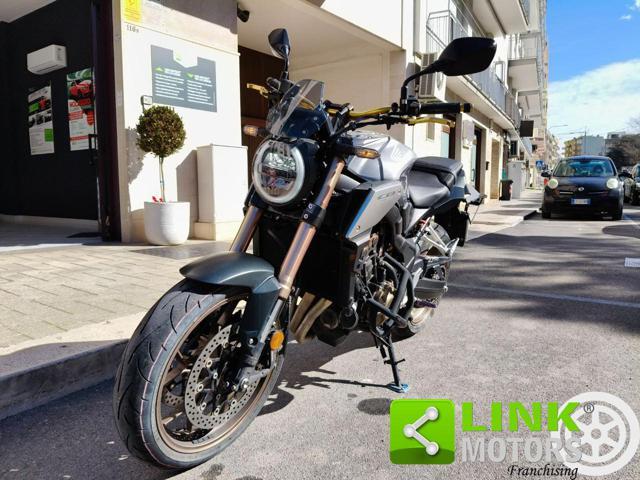 HONDA CB 650 R SOLO 8500KM