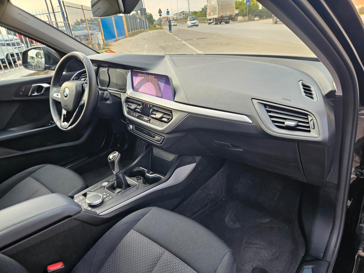 Bmw 116 116d 5p. Business Advantage