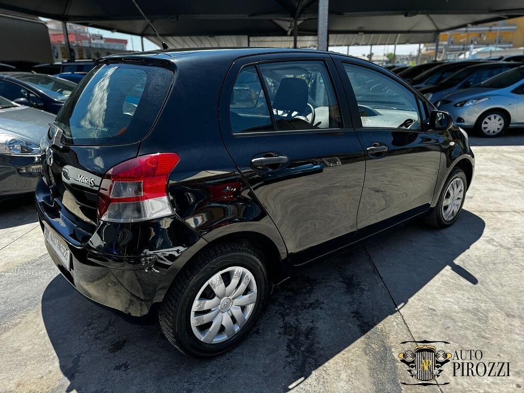 TOYOTA YARIS 1.0 BENZINA ANNO 2011 CON 130000Km