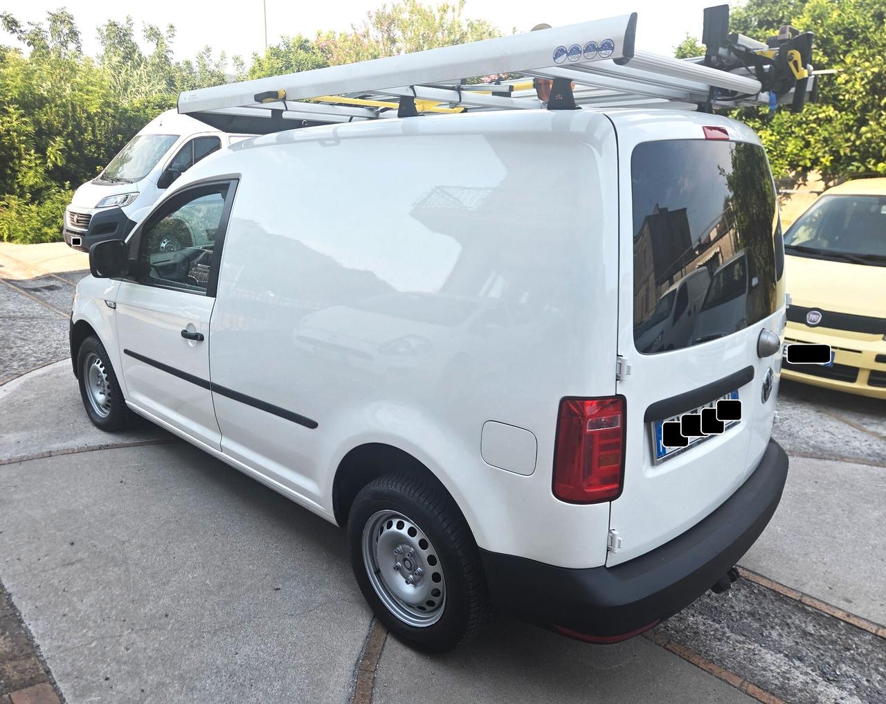 Volkswagen Caddy 4x4 2.0 TDI CON ATTREZZATURA