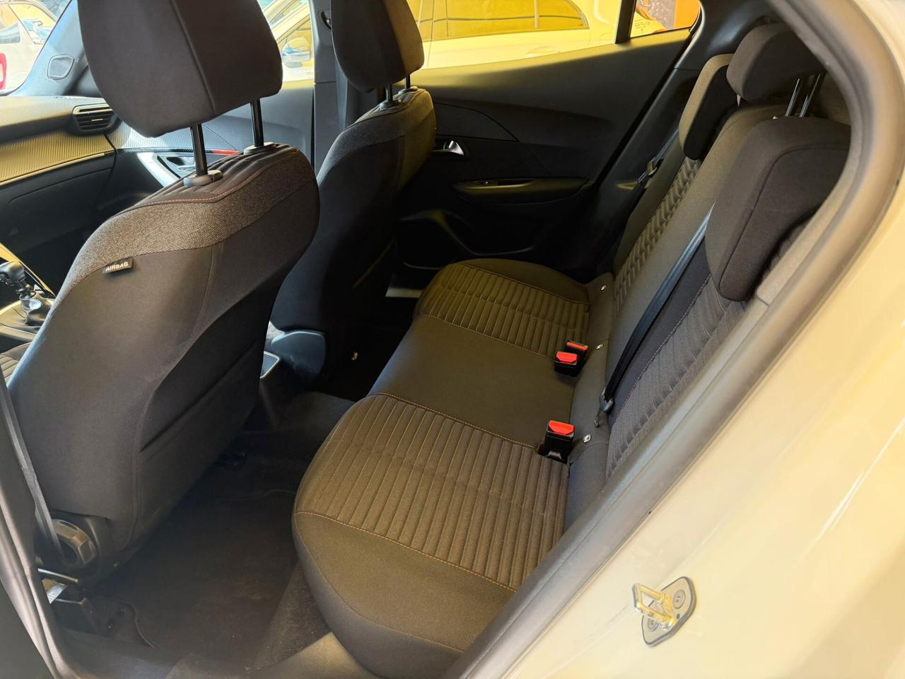 Peugeot 2008 1.2cc benzina 12 mesi garanzia-2023