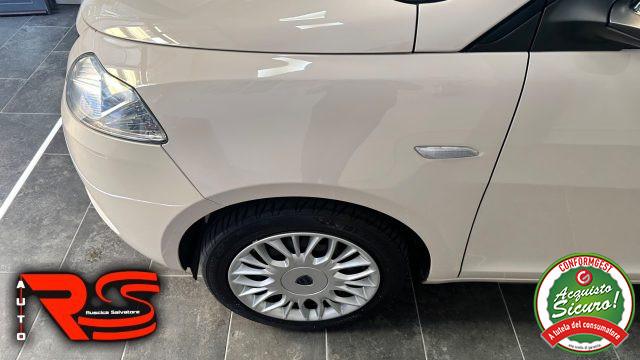 LANCIA Ypsilon 1.2 69 CV 5 porte Gold Adatta Neopatentati