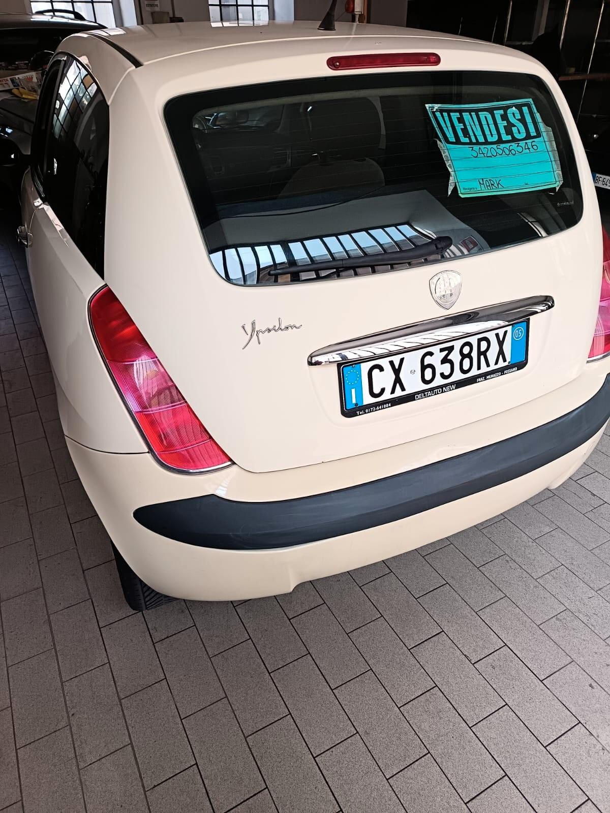 Lancia Ypsilon 1.2 16V Argento