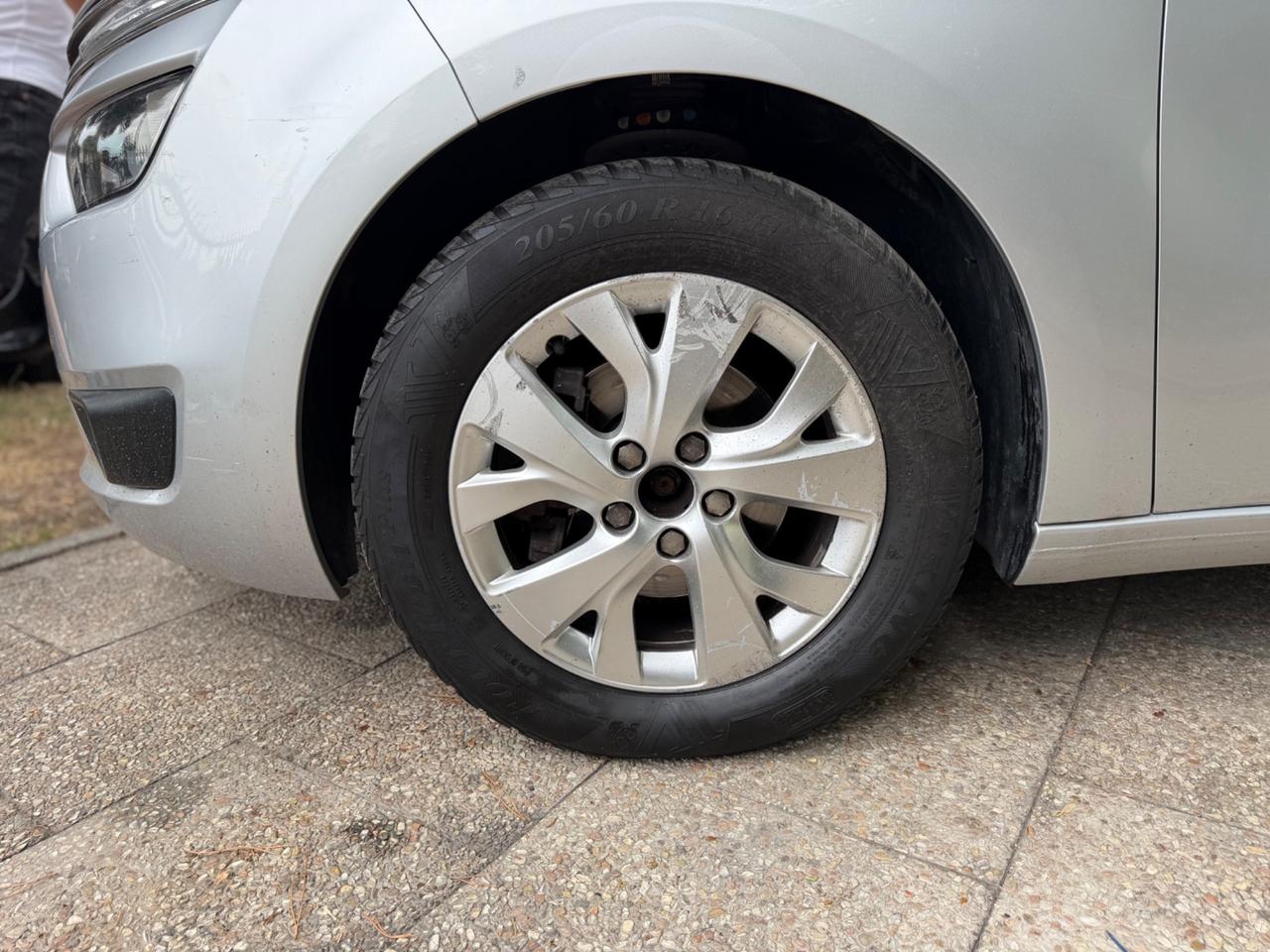 Citroen Grand C4 Picasso 1.6 e-HDi 115 Business 7 Posti