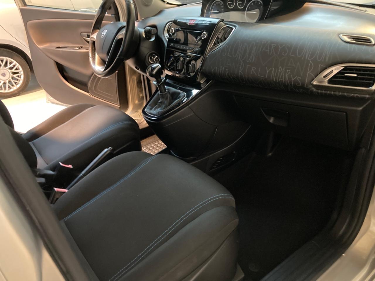 Lancia Ypsilon 1.2 69 CV 5 porte Elefantino pochi chilometri
