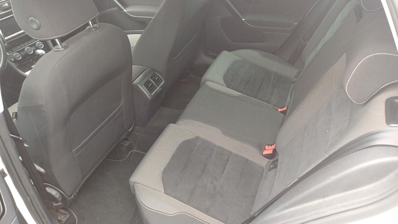 Volkswagen Golf 1.6 TDI DSG 5p. Highline BlueMotion Technology Neopatentati