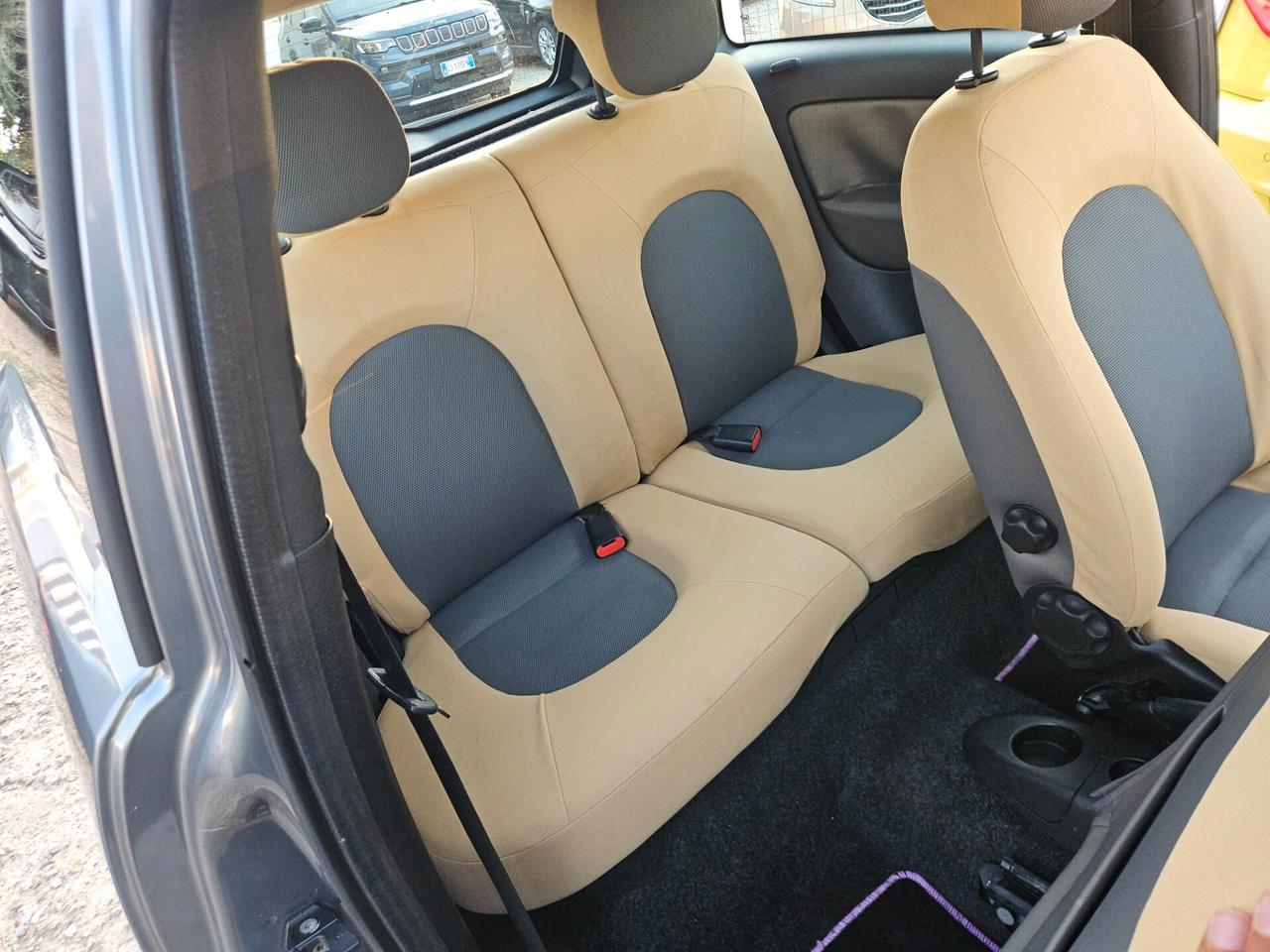 Lancia Ypsilon 1.2 16V Platino