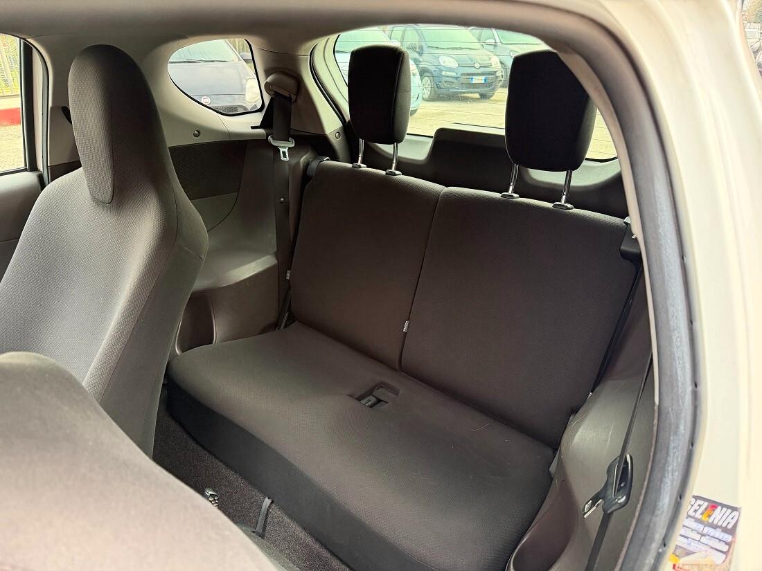 Toyota iQ 1.0 Multidrive