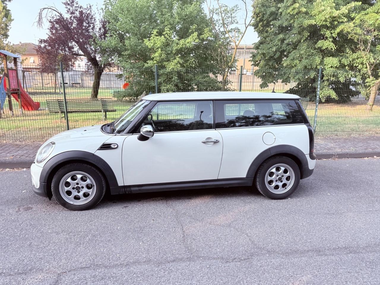 Mini Cooper D Clubman 1.6 DIESEL- 2010