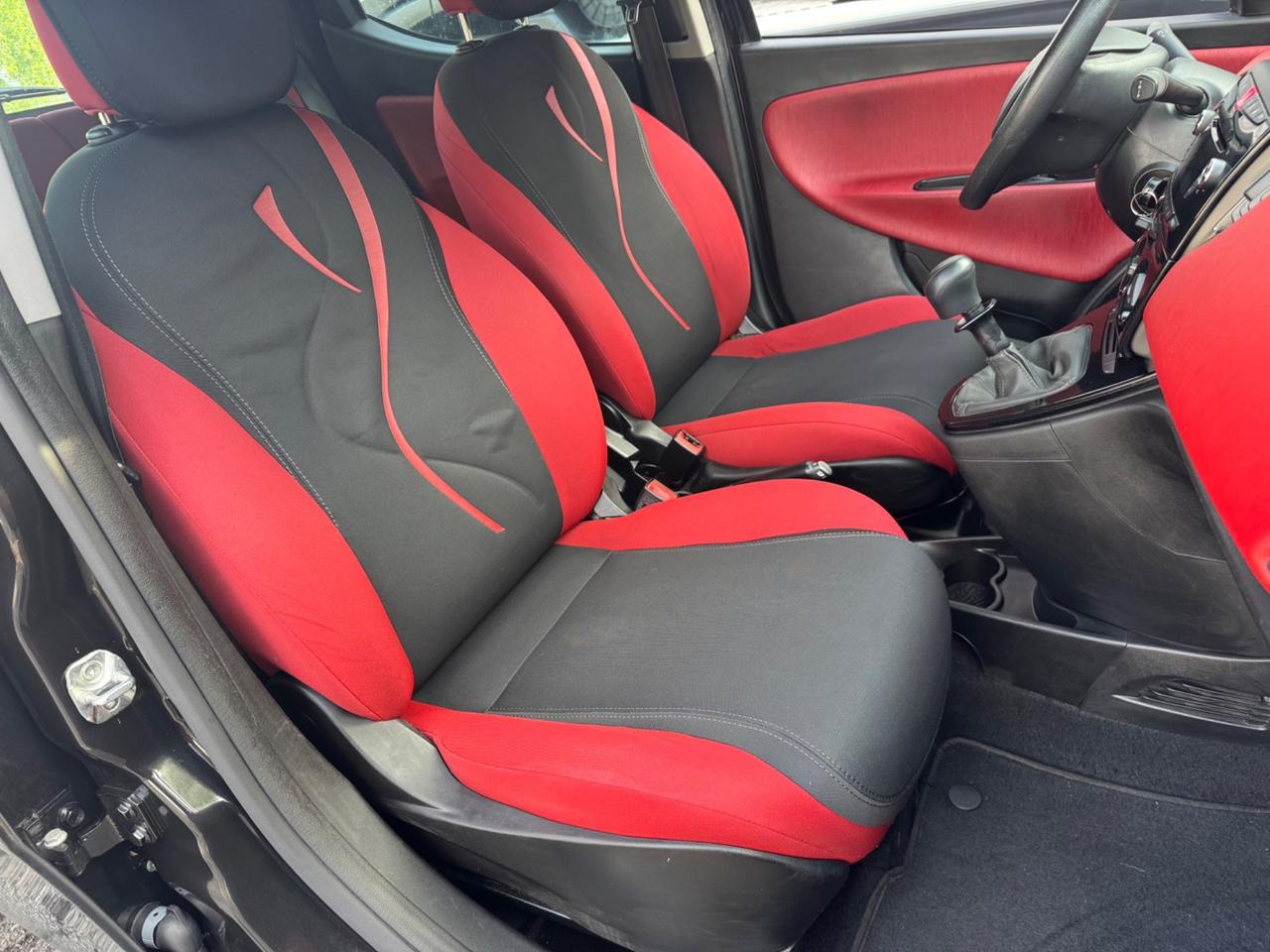 Lancia Ypsilon Neopatentati, cinghie nuove