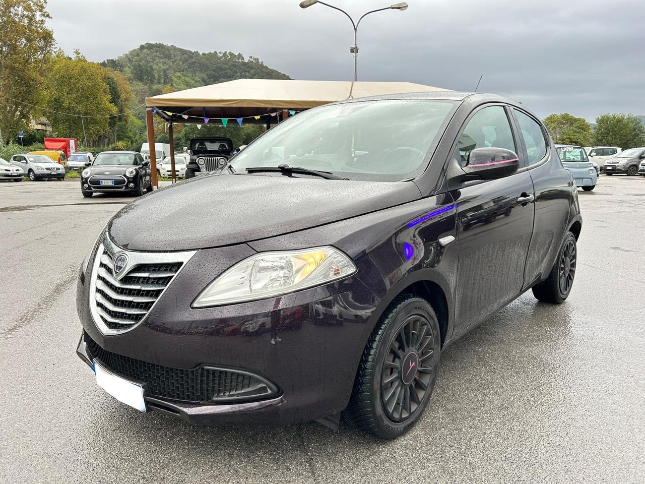 Lancia Ypsilon 1.2 69 CV NEO PATENTATI !