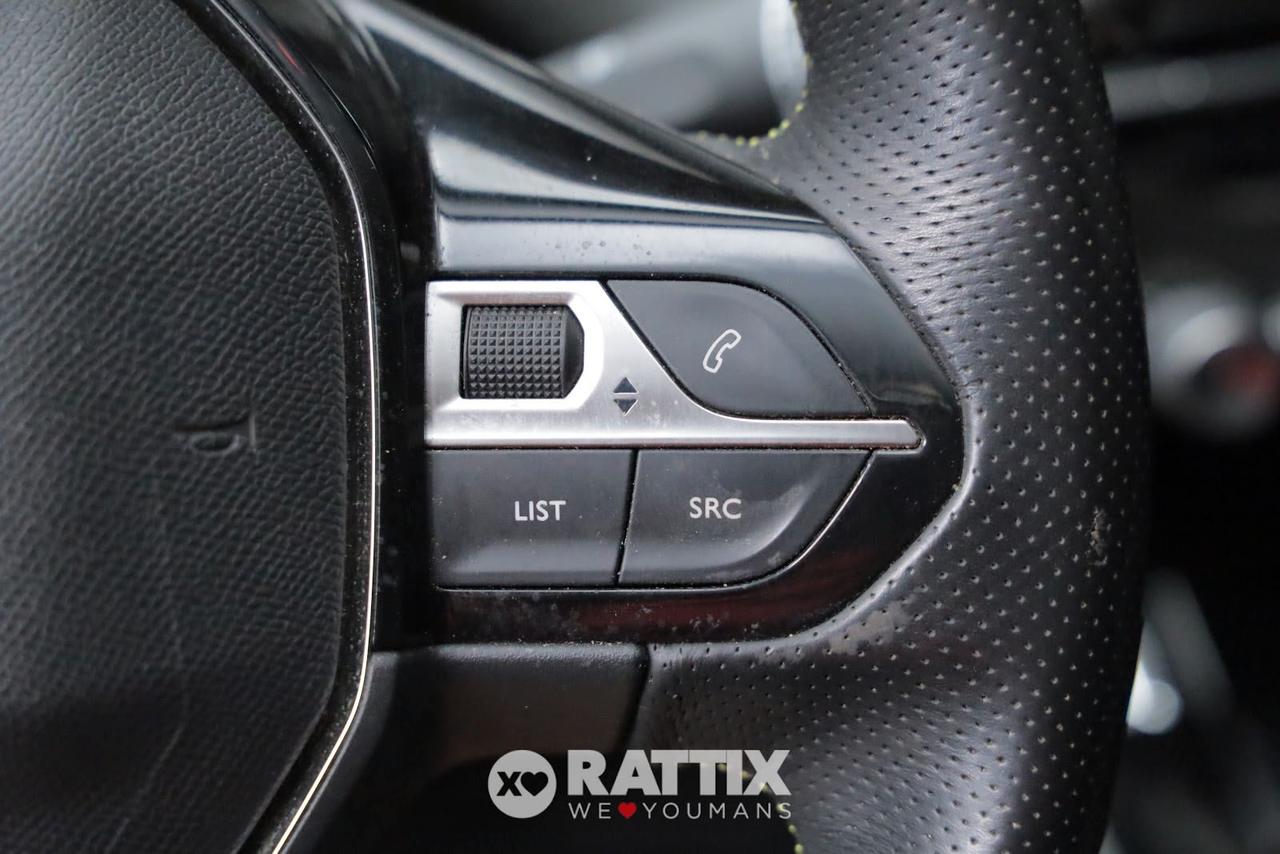 Peugeot e-2008 motore elettrico 100kW GT