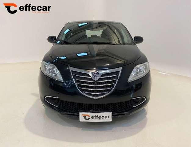 Lancia Ypsilon 1.2 69 CV 5 porte Silver NEOPATENTATI