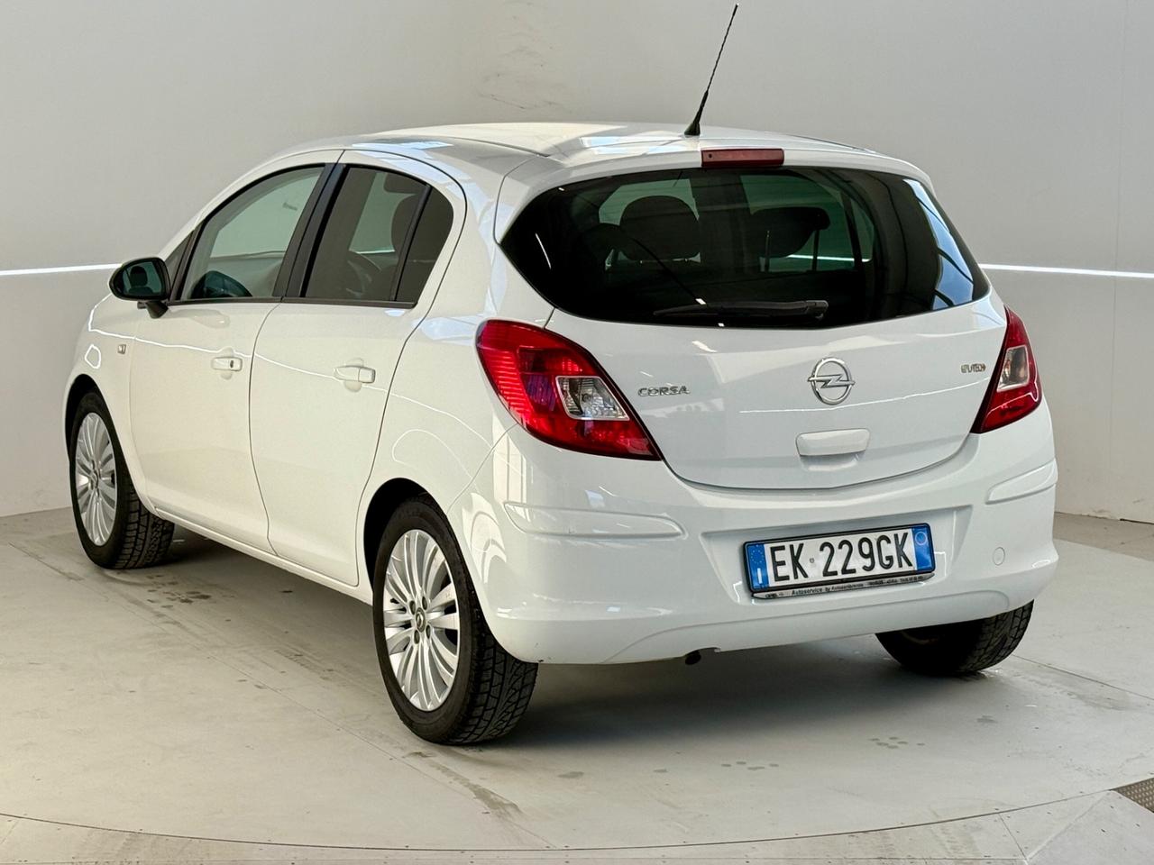 Opel Corsa 1.2 BENZ/GPL 2011