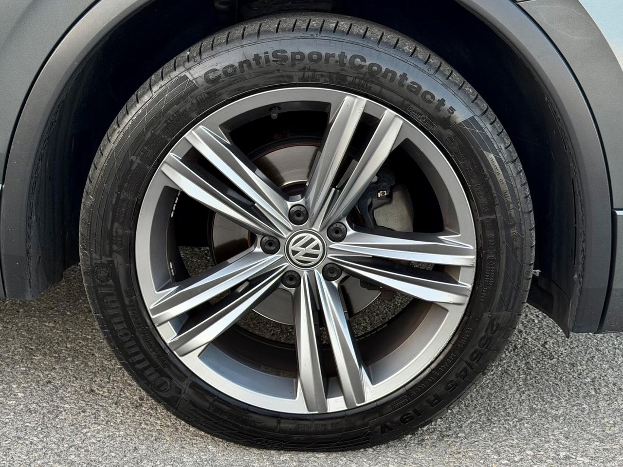 Volkswagen Tiguan 2.0 TDI 150cv DSG 4MOTION R-Line