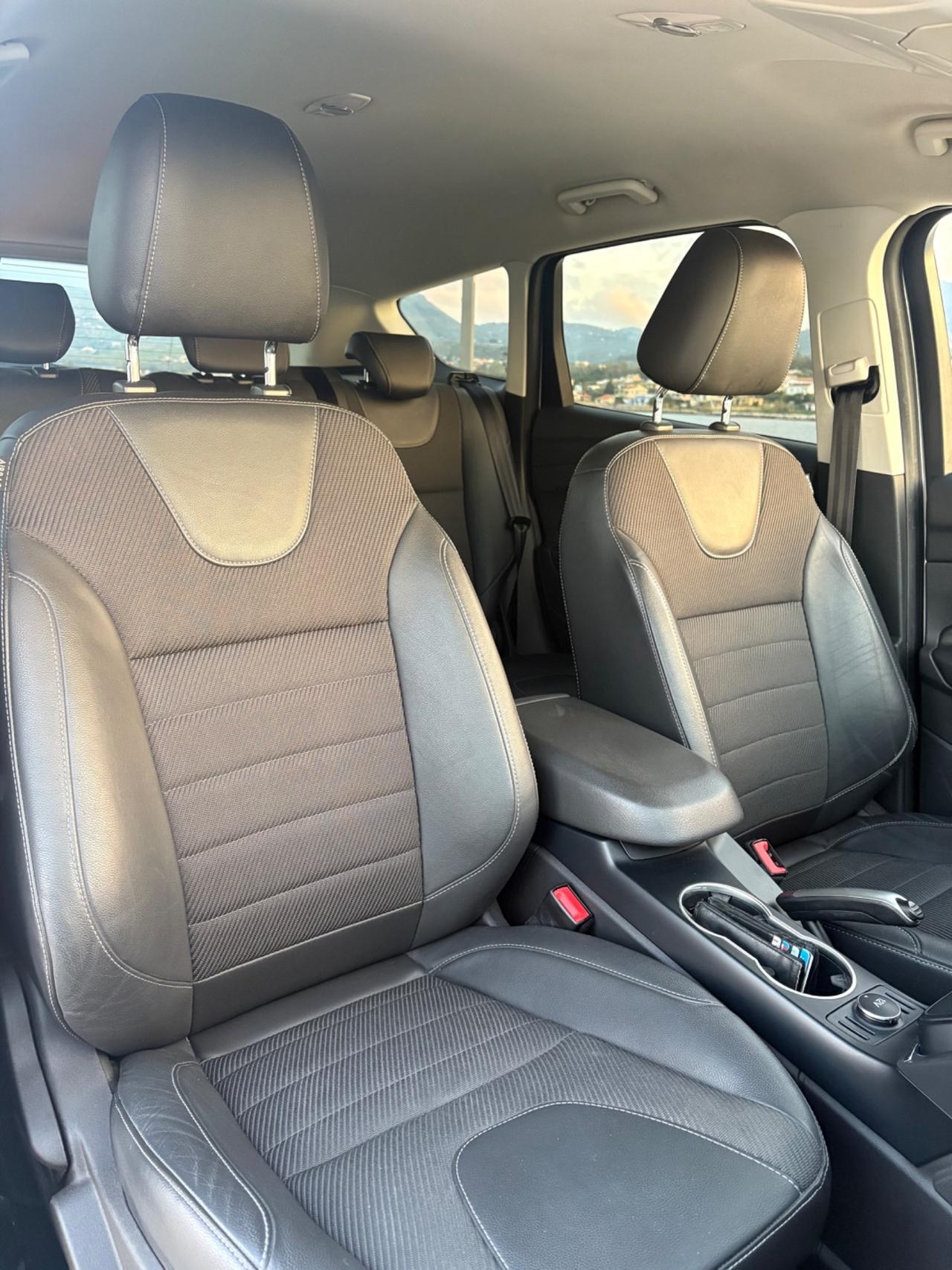 Ford Kuga 2.0 TDCI 150 CV S&S 4WD Business