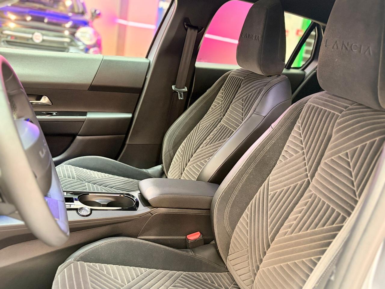 Lancia Ypsilon Hybrid e-DCT Edizione Cassina automatica