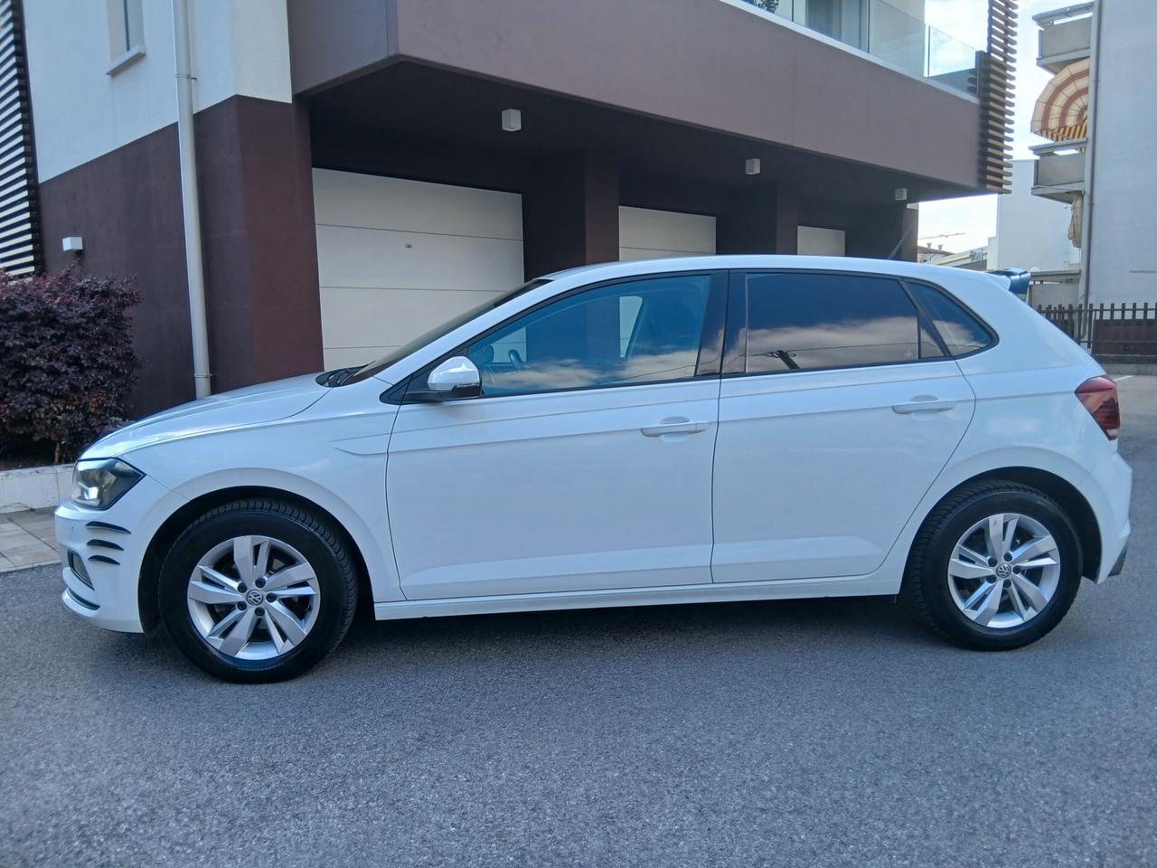 Volkswagen Polo 1.0 EVO 80 CV 5p. Comfortline con KIT estetico tua a € 219 mese