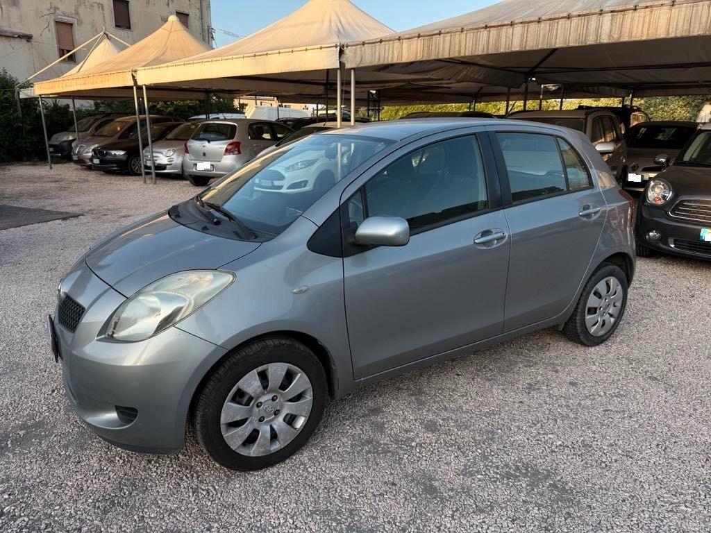 Toyota Yaris 1.0 5 porte Sol