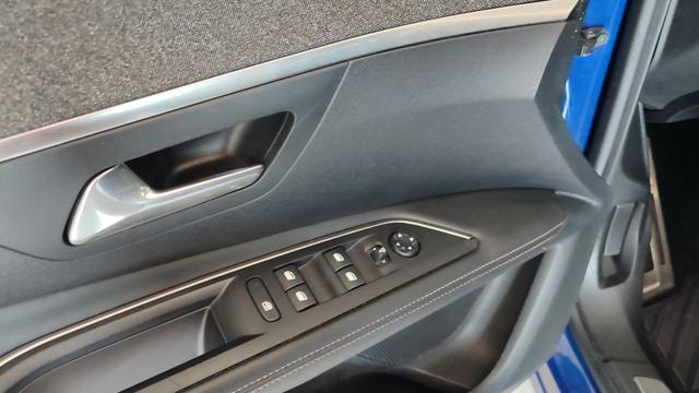 PEUGEOT 3008 130cv EAT8 GT Line TETTO FULL OPTIONAL