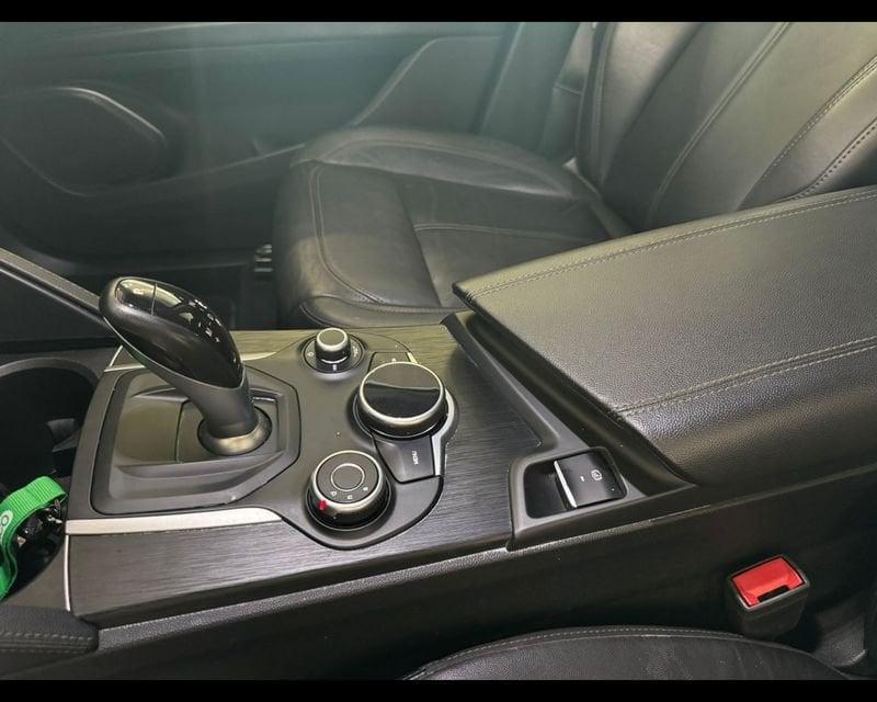 Alfa Romeo Stelvio 2.2 Turbodiesel 180 CV AT8 Q4 Super