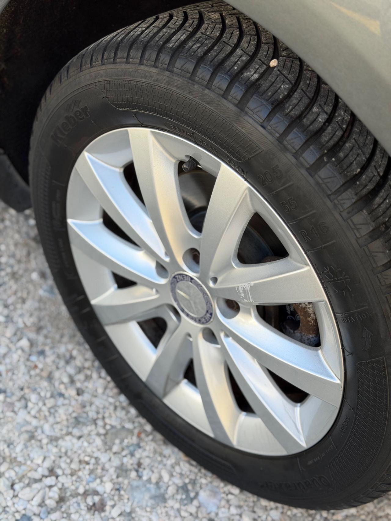 Mercedes-benz B 180 CDI FULLOPT KMCERT RETROCAM