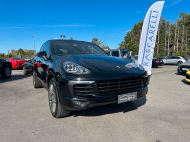 Porsche Cayenne 3.0 Diesel Platinum Edition /KM DOC/BOSE/CARPLAY